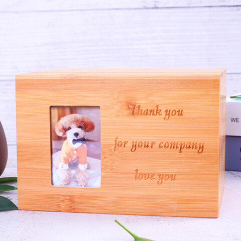 New style fashionable solid wood pet photo urns for cats and dogs, specially designed for pet cremation.